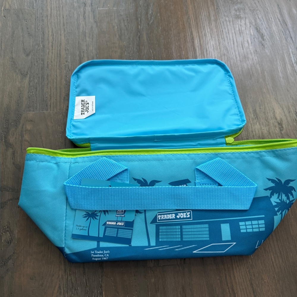 trader joes mini insulated bags blue color mini size